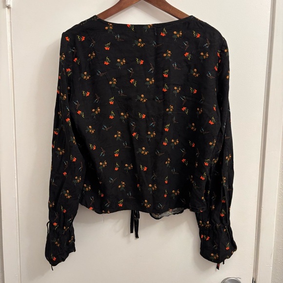 Urban Outfitters Black Deep V-neck Cinched Dark Floral Shirt Peasant Boho Large - Picture 5 of 11